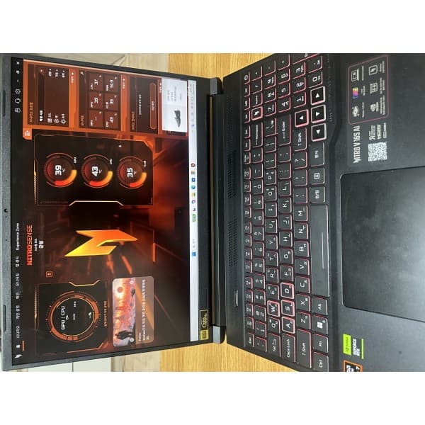 에이서 니트로 V16S AI RTX5050 라이젠7 260 16GB/512GB 거의 새제품